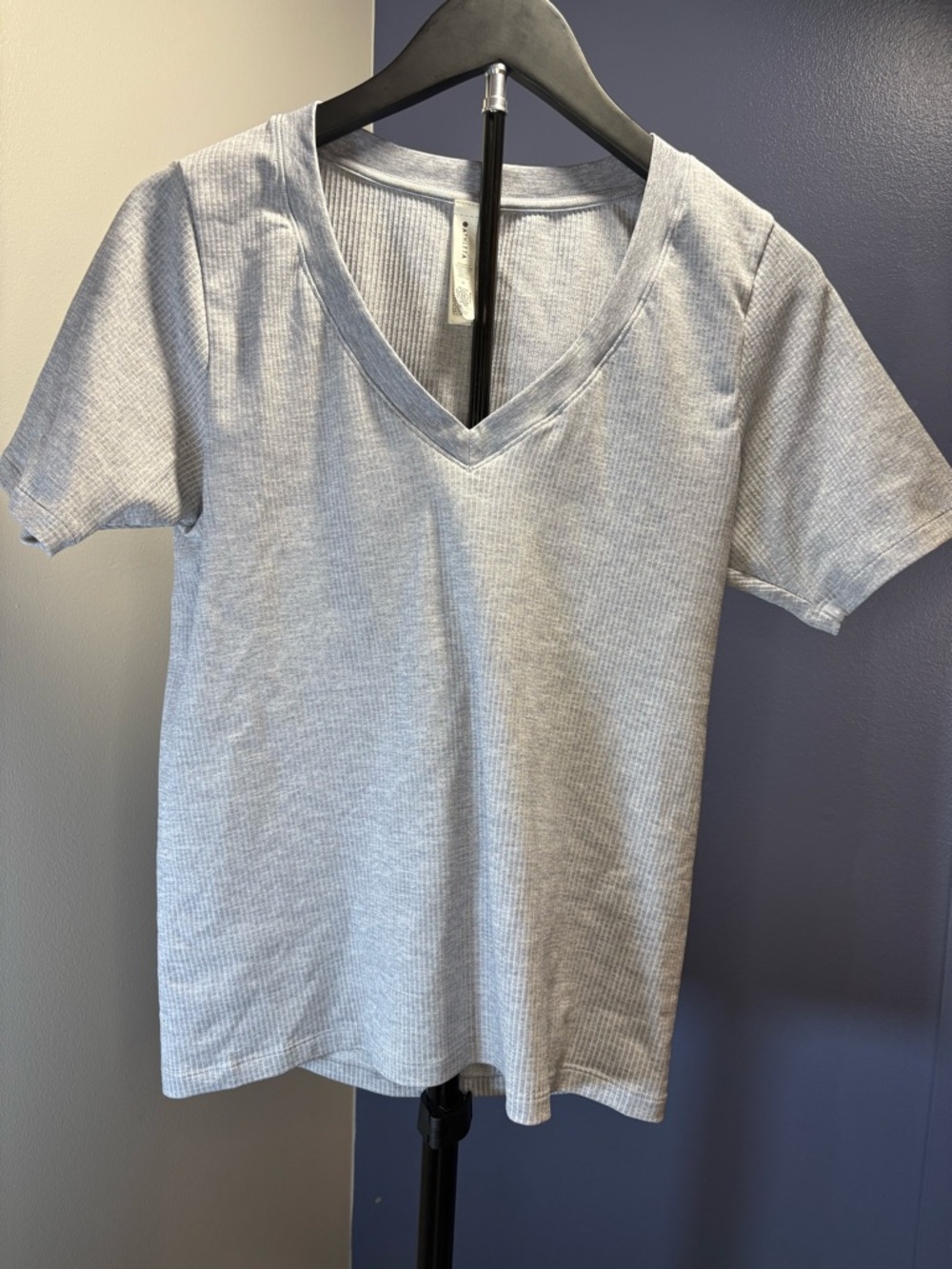 Athleta Light Gray/Blue Ribbed V-Neck Short Sleeve Top